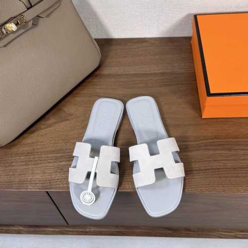 出厂价 Hermes 爱马仕H拖鞋Oran凉鞋系列 时尚又百搭 超级舒服 每个细节都做到极致 原版麂皮 原版1:1独家私模鞋面 原版真皮沿条大底 包装: 每对鞋