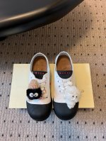 marn* 25Ss 新款情侣款大头鞋 太萌了 marni 2025春夏新品的Cotton Wave男女同款大头鞋，延续了品牌一贯的简约与时尚风格。设计灵感来源