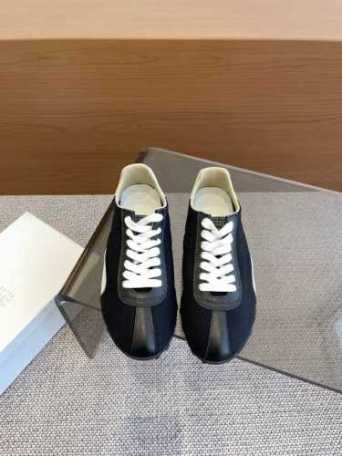 Maison Margiela 25ss 春夏新款 MM6马吉拉 情侣款薄底运动鞋新款Sprinters运动鞋轮廓采用做旧感尼龙与复古处理麂皮制成 灵感来源于复
