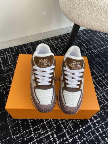 代购级 Louis Vuitton 路易威登 L家 驴牌 Run Away系列 情侣款 休闲 运动鞋 原版购入开发 做货 本款 Run Away 运动鞋糅合 M