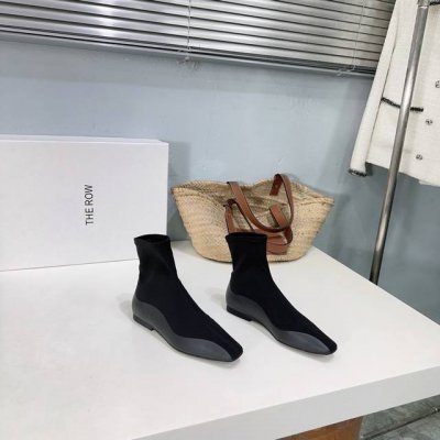 高品质出厂矮 ！高40！小众潮牌顶级品质！The Row 24Ss秋冬最新爆款黑武士弹力靴！平底忍者袜靴！短靴中的芭蕾舞鞋！款式简约精致范，一如既往的简单，上脚