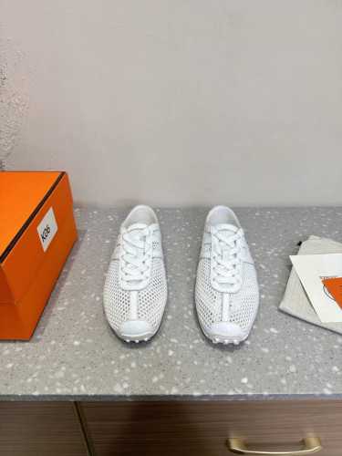 Hermes 爱马仕 25ss早春新款 网面 休闲鞋 运动鞋上脚真心不丑，穿上就是时髦人儿脚感非常舒服又轻便，经典运动风格+网面色设计，丑的耐看面料：原版定制头
