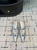 Odtd 新晋设计师品牌 独家原版开发拼色金属凉鞋玛丽珍凉鞋 真的美疯我了 是谁还没有金银色的美鞋！！黑银的配比我真的大爱 原版独家开发 复古既是一种延续也是一