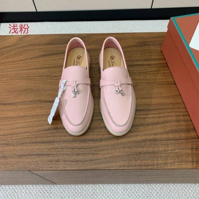 高版本 男款10 Loro Piana 皮面乐福鞋。复古优雅低调奢华。时尚性与皮料实用性同样兼具依然全网最高品质。鞋面牛皮，手工缝线，水染皮里，原版大底。 高版