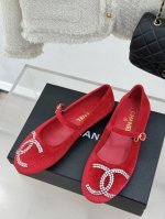 厂价350 chane*｜小香经典早春新品 水钻双C玛丽珍鞋 这一季的春款真的太爱了！ 点缀的水钻双C在阳光下Blingbling… 逛街、约会、通勤都都能轻松