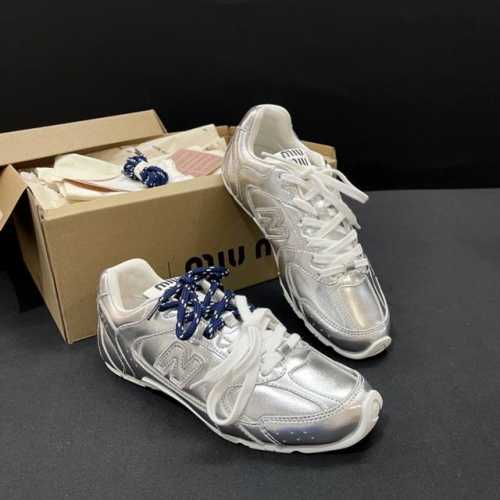 顶级版本 24Ss早春miu X New Balance 联名走秀款！ 超级无敌大热门，非常好搭配！洋气到不行，时髦精必备单品！ 爆拆原版一比一复刻，还原30多