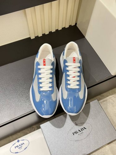 prad* 情侣款新款休闲运动鞋，高端品质 Tw定制双层透气网布拼接头层牛皮材质， 鞋垫是小牛皮 冲孔设计 透气舒适 原厂真空pu吸塑大底 轻质柔软 脚感超级好
