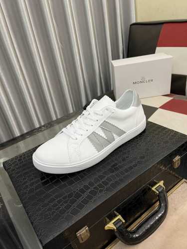 出厂价： Moncle* 蒙口男士休闲运动鞋，设有醒目的logo细节，橡胶tpu鞋底面整体点缀注塑moncler徽标 兼备创新、功能性与图形细节于一体，采用原版