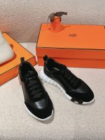 工厂价 爱马仕 Hermes 2024春夏经典情侣款 Bouncing 休闲系带百搭运动鞋 H家厚底时尚风格拼色跑鞋 材质：鞋面进口小牛皮拼接进口羊猄皮+水染羊