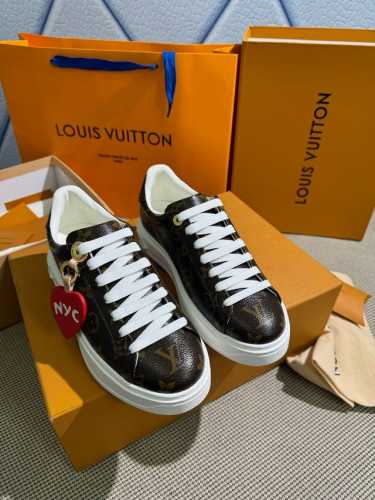 Loui* Vuitto* 代购品质 百搭穿红着力推新品，官网限定款！购入原版1:1精准复刻、细节很无敌、诚意满满、进口定制原版材质、细节百分百还原、没有原版是