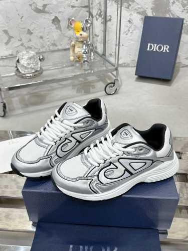 工厂价： 高版本Dior 迪奥最新配色b30系列 反光 老爹运动鞋原版8690购入开发 做货 全新b30运动鞋 顺应复古市场的趋势的 Dad Shoes风格鞋款