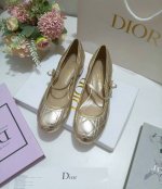 出厂价皮底 ，橡胶Dior Ss2024 New Arrival～迪奥24Fw新品珍珠蝴蝶结芭蕾舞鞋D家这一季的芭蕾舞平底鞋，舒适度极佳上脚舒舒服服的太好穿了～