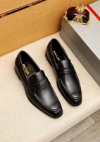 商品商标：Prada 普拉达 休闲皮鞋 正码码数: 38-44 45订制 商品材料：精选 进口头层小牛皮鞋面，进口水染牛皮内里。强烈立体视觉效果，原版大底 颜