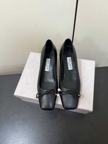 Jimmychoo New Arrival～ Jc 2025早春 方头方跟的造型蝴蝶结单鞋，复古时髦的调性，蝴蝶结点缀，增添了精致优雅的韵味 小羊皮材质，脚感满