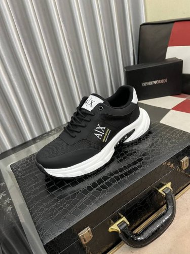 出厂价： 阿玛尼 Armani 男士休闲鞋新款上市 鞋面头层牛皮真皮内里进口原版大底完美造型顶级品质，鞋面logo电绣显得鞋型饱满，立体感十足，舒适透气超级百搭