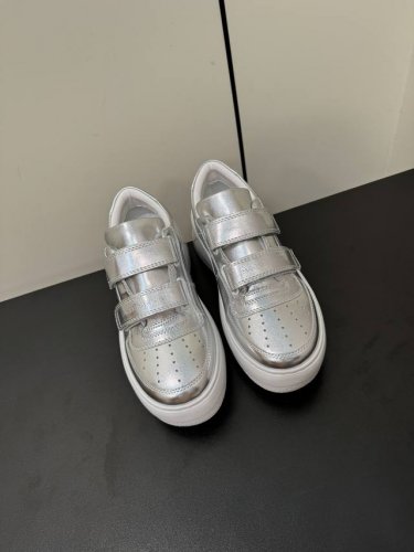 Acne Studio*S 24 Ss专柜最新厚底休闲魔术贴笑脸小白鞋 如果你穿腻了celine厚底 那一点要试试acne的这款厚底！！太好穿 太轻便了！厚底6
