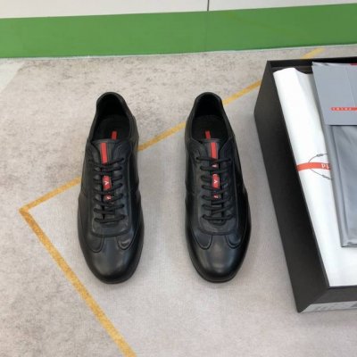 Pr＊Da 顶尖工艺，经典休闲款 正码：39－44 6一11 ，38定做 时尚休闲运动款，纯正高品质可1：1比较！面料：原版小牛皮，内里：小牛皮！全套包手工工艺