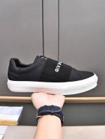 纪梵希 Givenchy 低帮 标准码：38-44； 45 46 可以定做 等级：官网同款 原单品质材料：原版小牛皮，搭配原版水染羊皮内里牛皮乳胶鞋垫 ，原版防