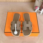 经典大象灰掌纹 』出厂价P Hermes 爱马仕H拖鞋Oran凉鞋系列 时尚又百搭 超级舒服 每个细节都做到极致 原版丝绒面料 原版1:1独家私模鞋面 原版真皮