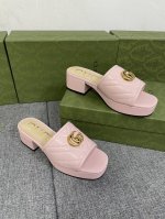 Gucci Love Parade 沿着标志性的好莱坞大道呈现，既是回归，也是开始。一个理想的重新开始的地方，地理环境不仅参考了创意总监的第一个广告系列，而且也