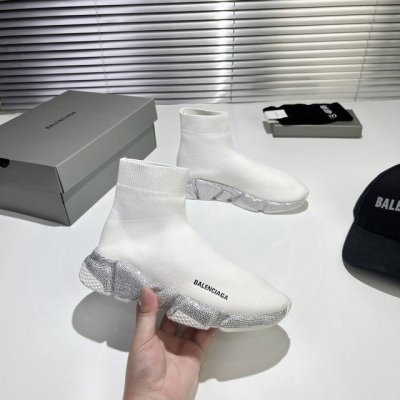 冲量价: Balenciaga巴黎世家全球首发ins 微博杂志刷爆了专柜限定稀少款 捷克水晶烫钻特殊定制面料夏凉冷暖效果tpu十pu抽真空组合底 绝非市场通货一