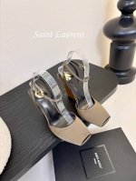 Saint Laurent 圣罗兰坡跟鱼嘴凉鞋Lee金属钻链条尖头高跟鞋YSL姐姐的美丽尤物高跟鞋 又是人间圣罗兰 Rose同款的高跟鞋化很好修饰脚型，奢华金属