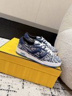 p430女款/P440男款 芬迪最新顶级版本情侣鞋 首款运动鞋Fendi Match篮球运动鞋，最新元素注入加Ff复古的设计，超经典百搭系列… 鞋面采用牛皮拼接
