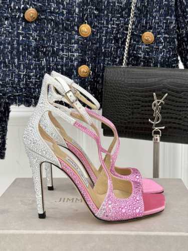 厂价 Jimmy Choo 吉米25ss春夏新品水钻方头高跟凉鞋超绝的水晶鞋 美到移不开视线鞋型做的非常秀气 不会过分窄长内部空间很足 让脚趾能足够的放松鞋面水