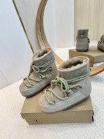 工厂批 Au&Mu丨老钱雪地靴准备就绪！！坐等降温～ 懒人直接一脚蹬的雪地靴厚底设计也不会笨重，灰常轻盈加绒加厚的羊皮内里设计带来云朵般的包裹当靴子与皮毛相遇就