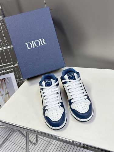 迪奥Dior春夏最新情侣款休闲鞋 Dior OBLIQUE B57 CD标志性字母logo圆头低帮系带滑板鞋 明星同款平底老花拼色运动鞋 原版开发 顶级代购品质