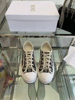 dior迪奥 厚底休闲运动鞋 采用全刺绣标志性图案 国外专柜爆款非市场普通仿版 面料采用意大利进口布料 刺绣鞋面，原版模具注胶logo磨砂五角星大底 内里进口小