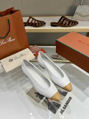 Loro Piana*顶级正品级高版春季款购买原版1:1复制 于1924年4月24日一手创立现有的loro Piana公司。家族经营至今已是第六代，为讲求品味及