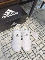 adidas阿迪达斯jennie同款跆拳道鞋早秋的第一双鞋非它莫属啦！专柜一鞋难求 超多网红时尚博主种草 不得不说这设计这颜色太出片了 基本不用任何搭配一双鞋就
