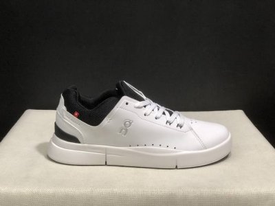 顶级版本On昂跑 The Roger spin 2 织物 舒适百搭 减震透气轻便 低帮 生活休闲鞋。白黑瑞士高性能运动品牌on打造的此系列作品，鞋面由再生聚酯纤