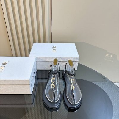 厂价 Dior 迪奥24S新款 平底凉鞋cd扣设计 鞋面采用进口牛皮 内里采用羊皮内里 意大利进口牛皮大底 跟高：平底 码数：35-39 40 41定做