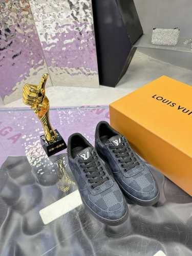 L家 P: Size:39-44 38.45可定制 配全套包装 Lv 驴牌 路易威登 新款男士休闲鞋，走秀限量款 官方同款 鞋面采用原版材料 Logo鞋面顶级做