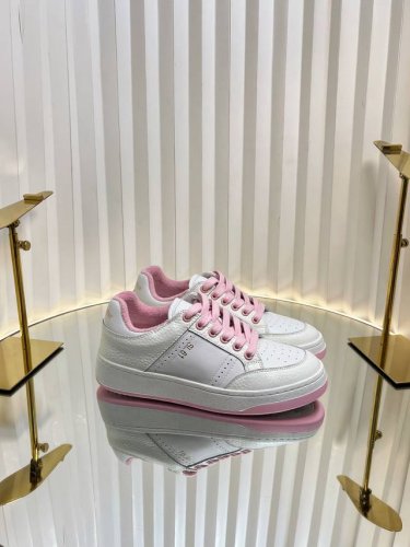 YSL SAINT LAURENT 圣罗兰 SL61春夏最新爆款休闲系列 SL61运动低帮休闲鞋 圣罗兰 SL61 ，原版购入 一比一复刻 ，新鲜血液注入加休闲