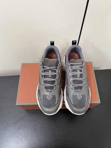 男款350Loro Piana 诺悠翩雅 Cairn Walk系列 情侣款 厚底 休闲 运动鞋 老爹鞋原版购入开发 做货 这款灵感源自都市风格的运动鞋舒适贴合脚