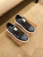 工厂价 LV 路易威登最 2024新款精心打造，引爆全场！不断创新的国际品牌 此款男士四季休闲鞋，原版版本，鞋面采用牛皮面料 ，皮垫脚真爆超轻防滑大底，透气舒适