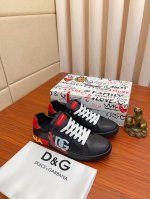 实价： DOLCE&GABBANA DG爆款官网原版1:1开模，原单品质做工精细，高端奢华原版牛皮+拼色图网布鞋面，羊皮内里、原版橡胶耐磨防滑大底，穿着舒适、百