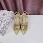 出厂： Valentino 华伦天奴经典款 蛇纹系列 水钻v扣尖头高跟凉鞋 细跟凉鞋 跟高：8Cm 码数：34-42