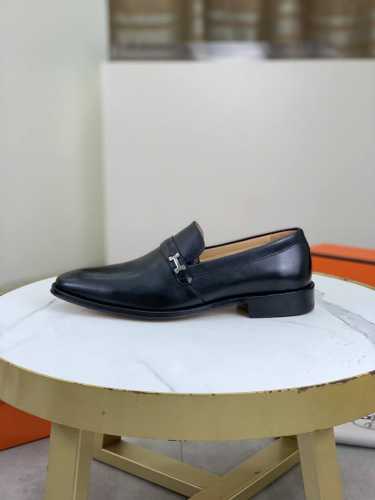 工厂价 顶级版本 原版真皮大底 品牌：Hermès 爱马仕 标准码：男码39-44 38、45可以定做 等级：官网同款 原单品质材料：原版柔软小牛皮 水染牛皮内