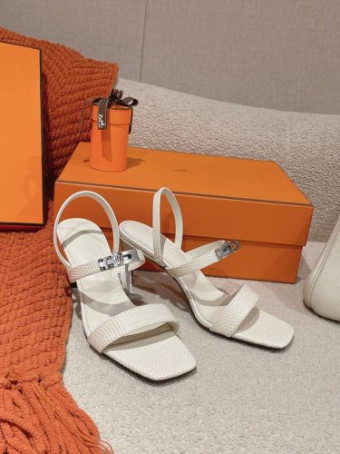 新配色 蜥蜴纹系列 7.5Cm组图 』Hermes 爱马仕glamour凉鞋系列 时尚又百搭 超级舒服 每个细节都做到极致 搭配同色调标志性纯钢kelly五金鞋