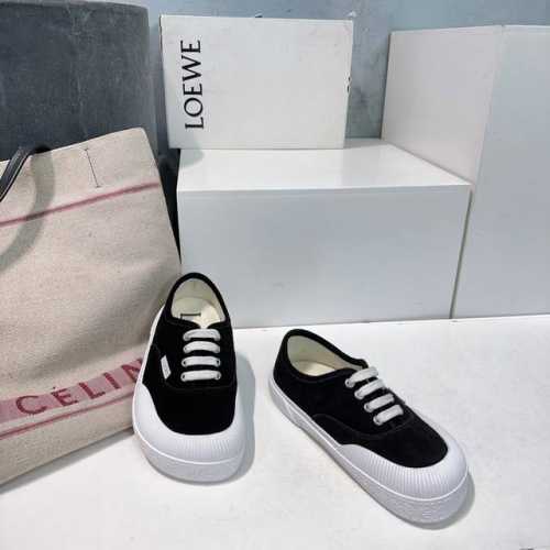 高品质出厂 ！顶级品质loewe 罗意威 25春鞋新款 Terra Vulca系带帆布运动鞋大头鞋硫化鞋！搭配硫化橡胶鞋底和不对称的厚实鞋头 对于宽脚丫的mm们