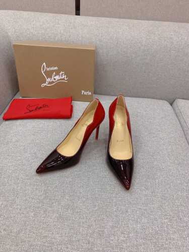 出厂价 Christian Loubouti* 经典波浪边红底高跟鞋 流畅的曲线勾勒曼妙风情 尽显性感风姿 万年经典款 鞋面牛漆皮 内里垫脚羊皮 原版进口AR1