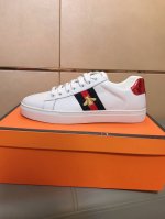 出厂价 古奇gucci 男士经典新品休闲小白鞋，男款潮牌，鞋面采用牛皮+品牌电绣logo，羊皮内里，耐磨橡胶大底，潮男必备网红同款小白鞋，码数：38-44