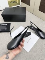 高品质出厂 JILSANDER 24春夏极简主义平底圆头后空凉鞋单鞋市面顶级原单版，ZP对比做货，所有细节都跟柜上一致：包括鞋面皮料，鞋垫内里皮料、刻印logo