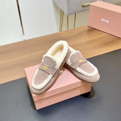 升级正确版本 Miumiu缪缪毛毛金币乐福鞋、2024秋冬新款毛鞋保暖单鞋 正确对版的毛毛 带微卷的哦 和版型、注意区分市场错版的哦 Miu Miu系列的细节特