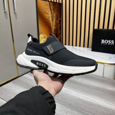 出厂价 Boss新款休闲运动鞋 时尚百搭， 版型简洁大气， 面料采用进口牛皮配原版布料，透气内里，原版耐磨橡胶大底，独家新款，实物拍摄，三色可选，码数：38-4