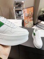 冲量价: Celine Ss 厚底小白鞋 这款celine春夏的新品，非常百搭的绝对不会出错的一款，特别是在搭比较长的阔腿裤牛仔裤时效果非常好，可以很好的拉长比